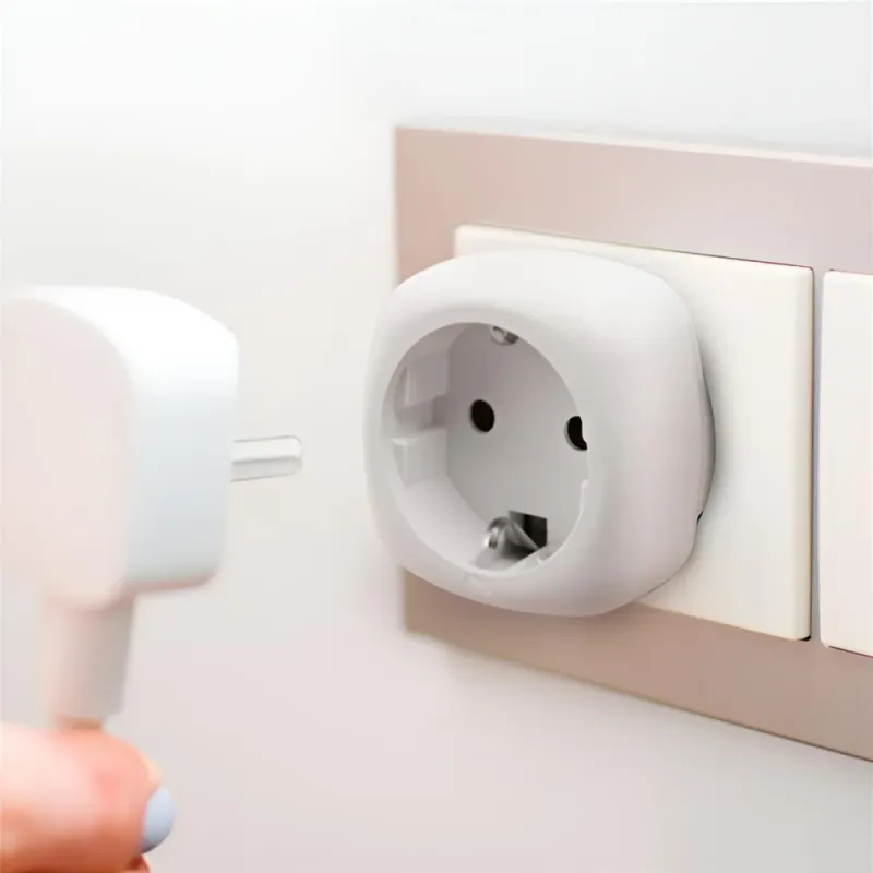 Αντάπτορας Ταξιδιού UK Σε EU Με Θύρα Schuko 2990W Λευκό Entac